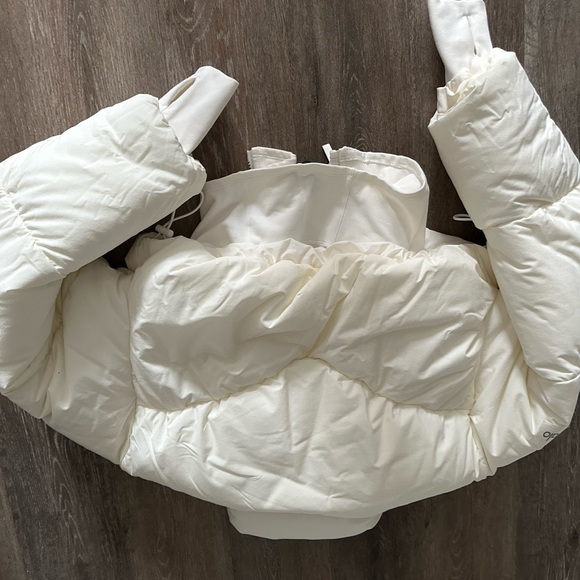 NWT Small Cream Main Act Corset Puffer - Picture 7 of 12